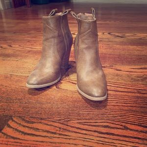 Gently Warn Heeled Bootie